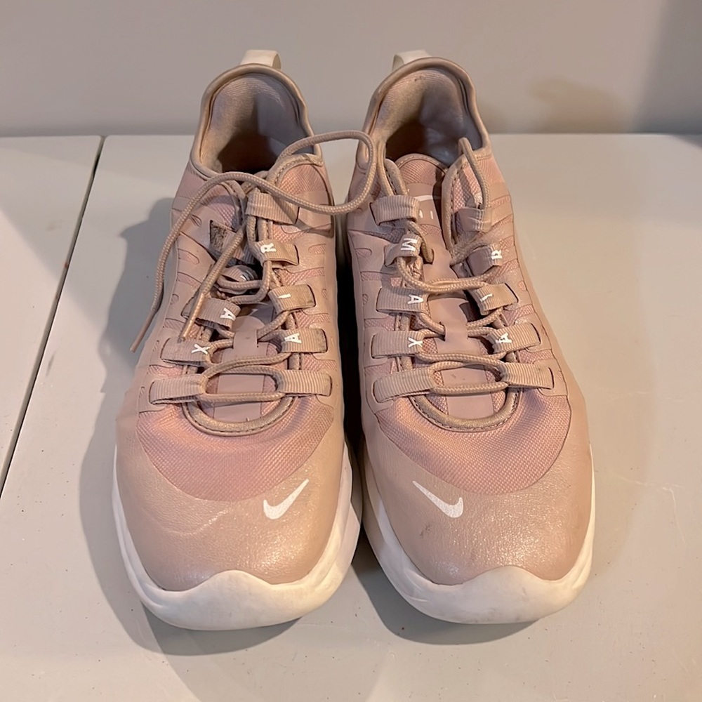 Nike - Picture 2 of 2